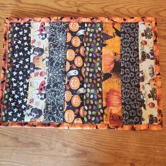 VTG HANDMADE HALLOWEEN PLACEMATS SET 4 QUILTED KITCHEN TABLE DECOR PADDED EUC - Picture 5 of 6